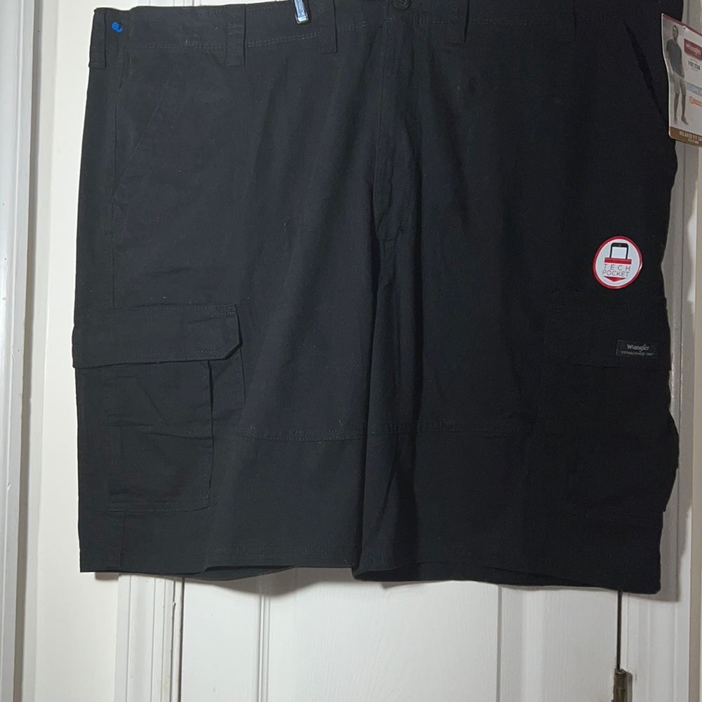 Wrangler five Star plus size men cargo shorts size48x10 nwt blk
